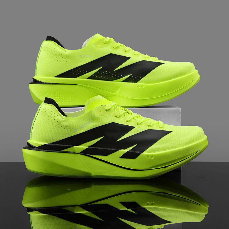 Koşu ayakkabıları erkekler kar - Running Shoe Carbon incelemesi ve fiyatı